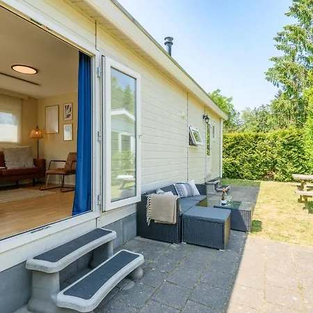 Mooi Gelegen Gezellig Chalet Op De Veluwe Putten Exterior photo
